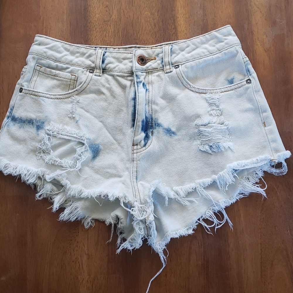 Bullhead mom shorts
